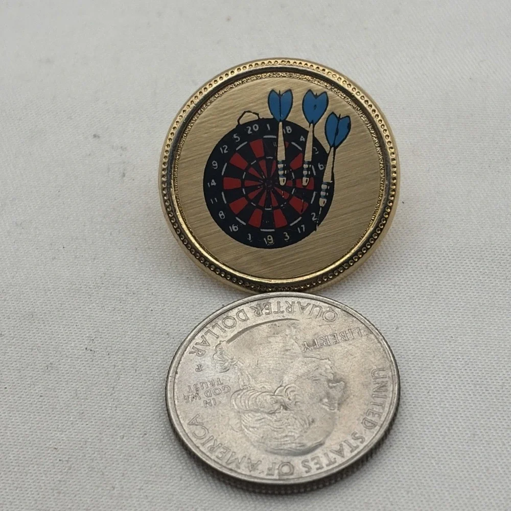 Darts Dartboard Sport Lapel Hat Pin Gold Tone Blue Darts Vintage Style